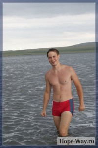 {t}Антон в солёной воде Озеро Тус – Мёртвое море Сибири DSC07412 200x300
