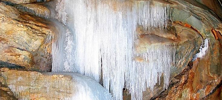Ледяная пещера Трехглазка в Крыму