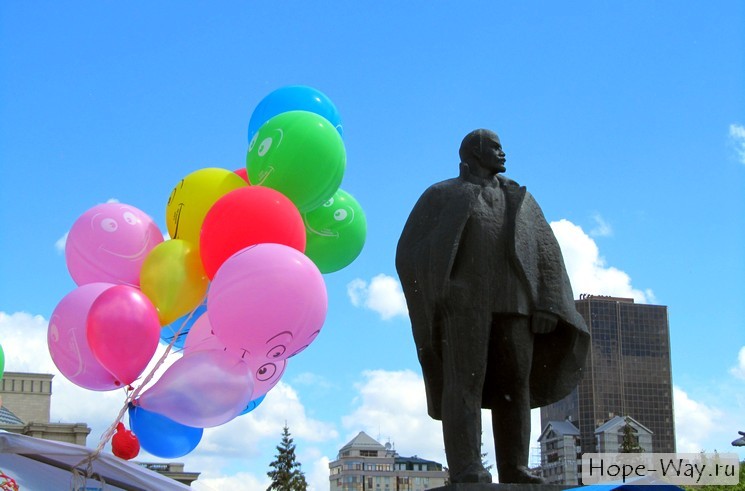 С днем рождения, Новосибирск - памятник Ленину 30 июня 2013