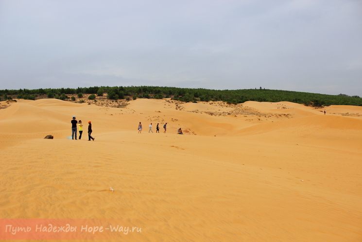 Достопримечательность Муйне - красные песчаные дюны