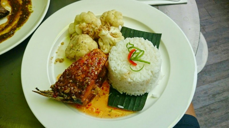 В Куала-Лумпуре можно попробовать великолепные азиатские блюда