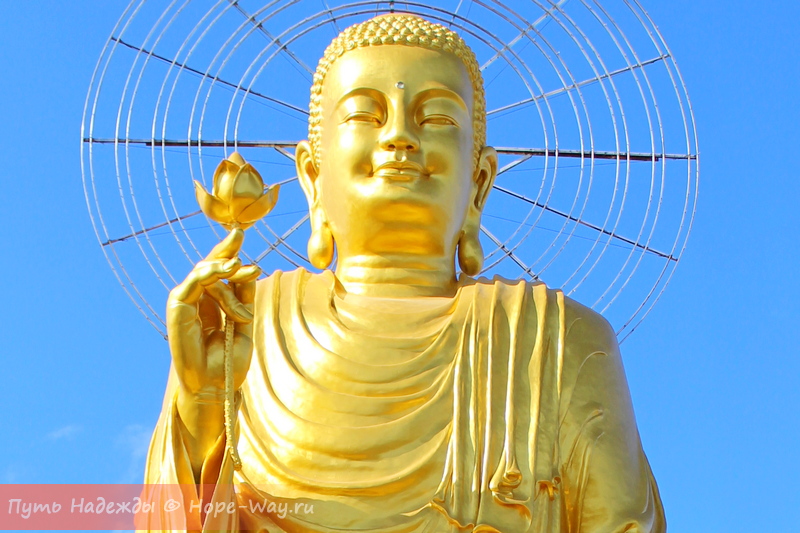 Золотой Будда в Далате (Вьетнам)