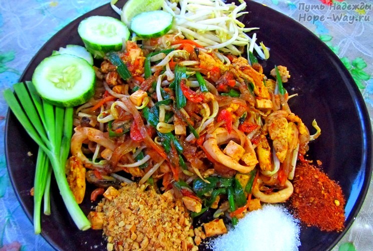 Pad Thai Seafood - жареная лапша с морепродуктами