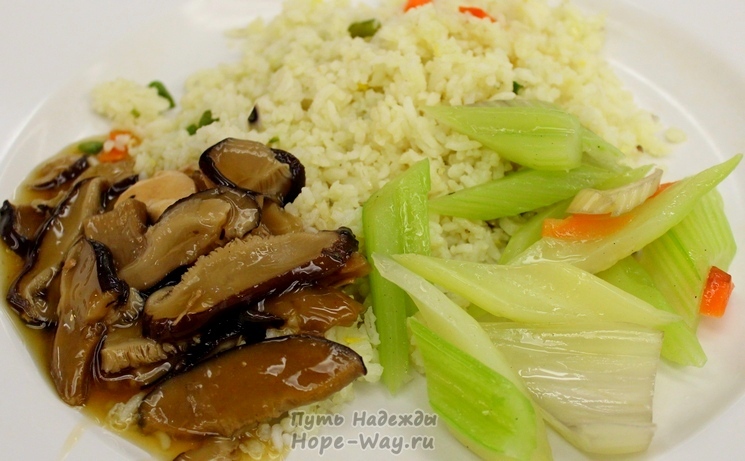 Рис с добавками - самое распространенное блюдо в Тае